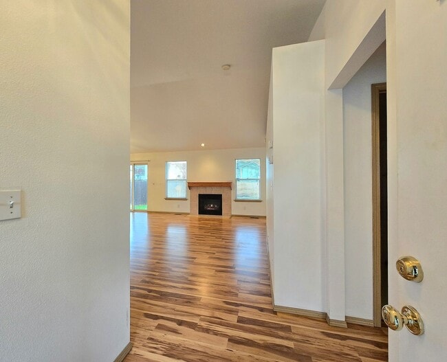 Photo - Lovely 3 Bedroom Marysville Rambler Available NOW!