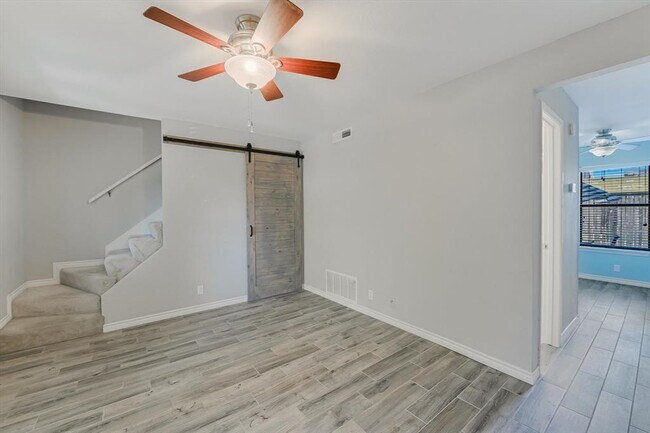 Photo - 7800 Northcrest Blvd Unidad 404