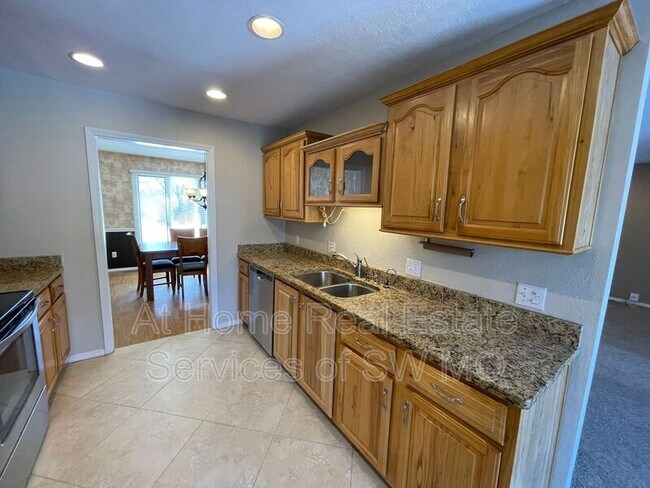 Photo - 3917 E Lomita St