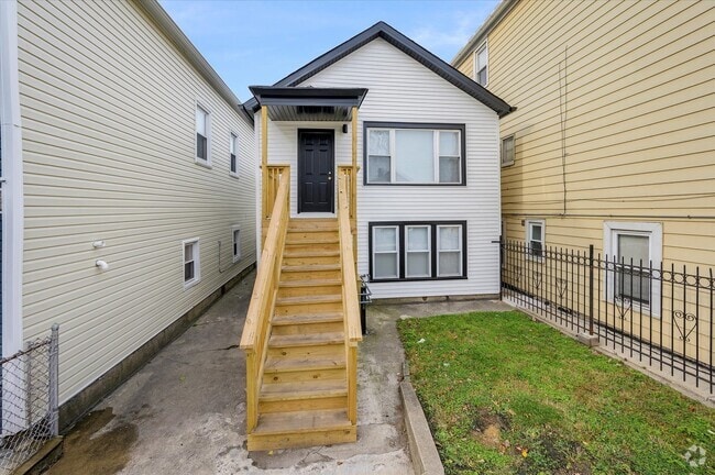 Building Photo - 3238 S Carpenter St Rental