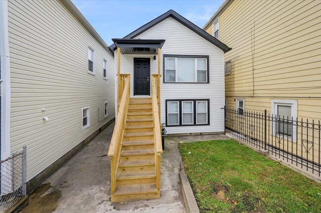 Photo - 3238 S Carpenter St Casa