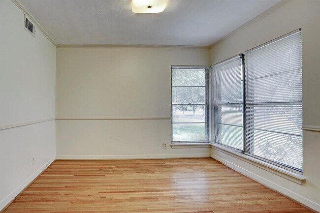 Photo - 8306 Buffalo Speedway