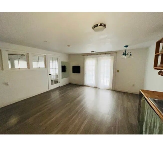 Photo - 100 Quartz St
