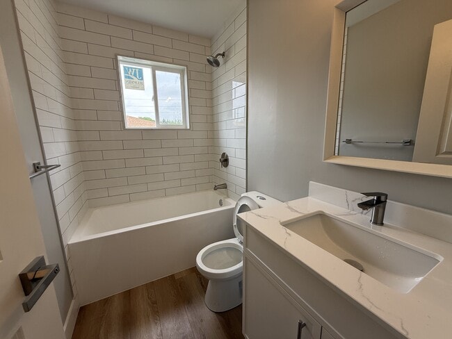 Building Photo - 98 Forest St Unit 103