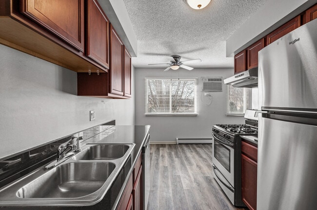 Photo - Rosco Apts-2720 Unit 202