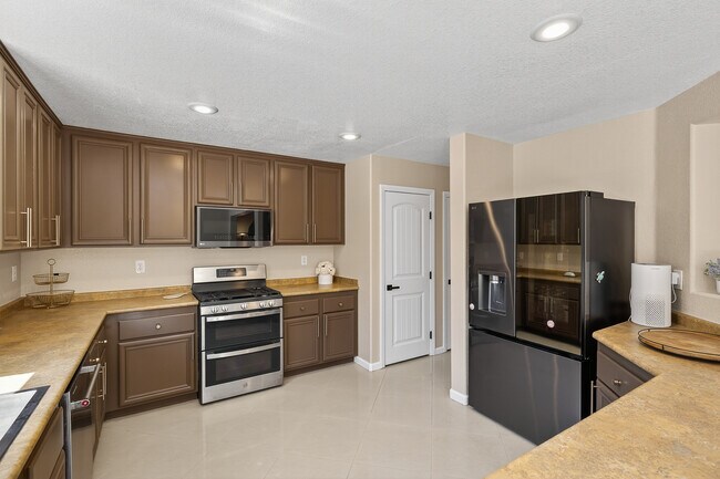 Photo - 10847 Iona Island Ave