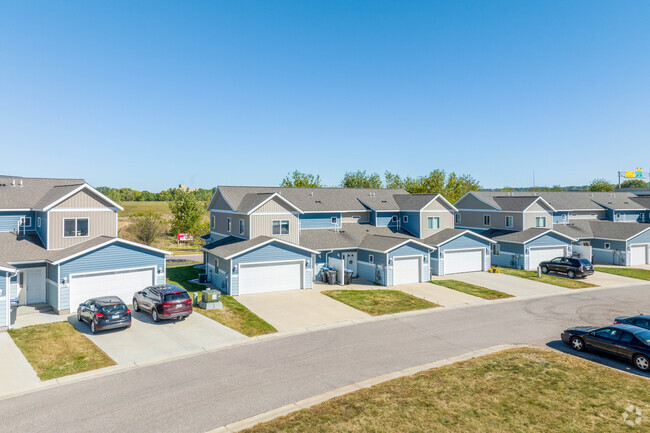 Sibley Village Townhomes - Sibley Village Townhomes