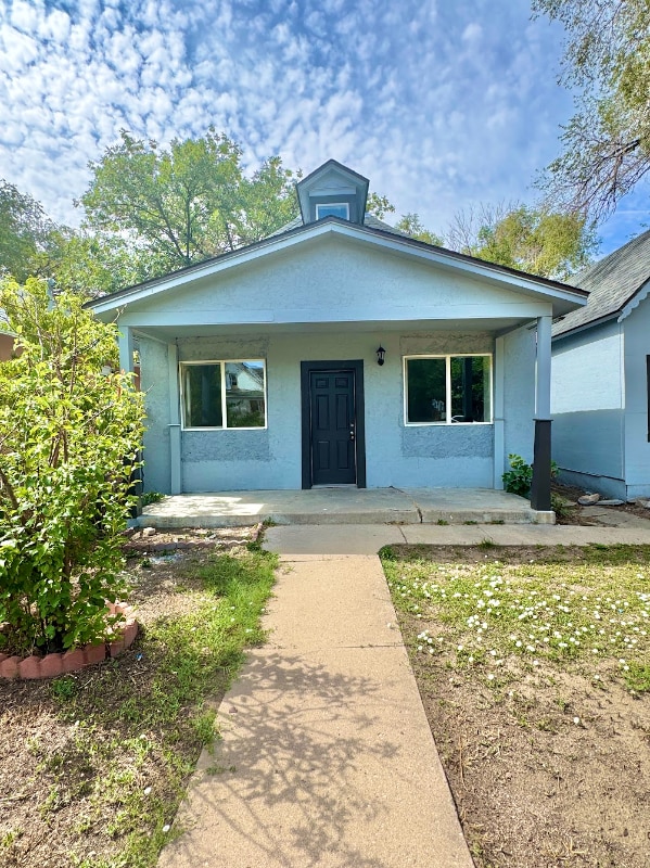 Building Photo - 908 W 13th St Rental