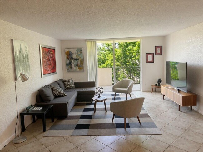 1000 Spanish River Rd Unit 4p