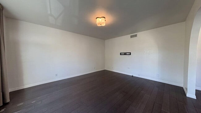 Photo - 1054 W Clifton Ave