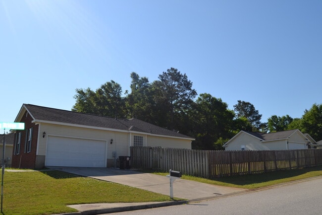 Photo - 2007 Sylvan Lake in Grovetown, GA, Columbia County 3 Bedroom - Walk to Community Pond, Think Kayak!