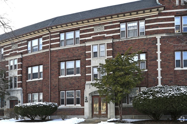 Edanola Apartments