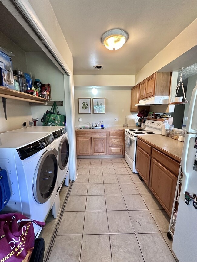 Photo - 1600 Banyan Dr