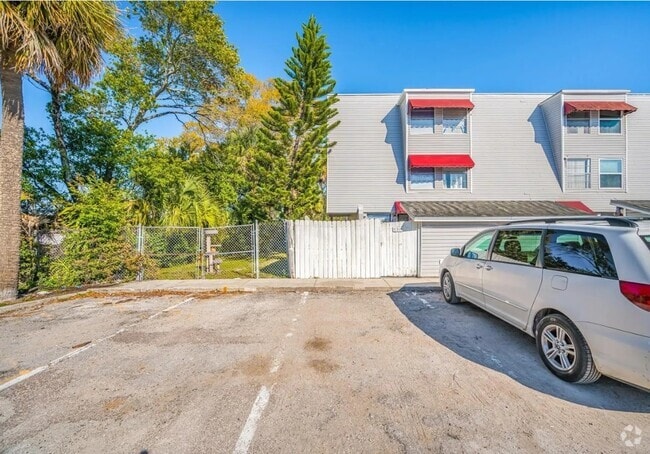 Building Photo - 7339 Jackson Springs Rd Unit 7339 Rental