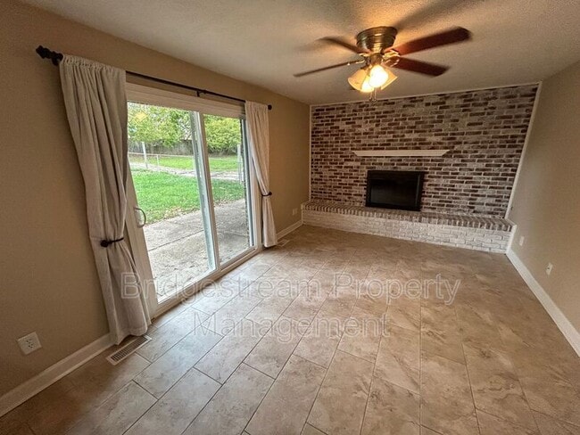 Photo - 1567 Burchwood Dr