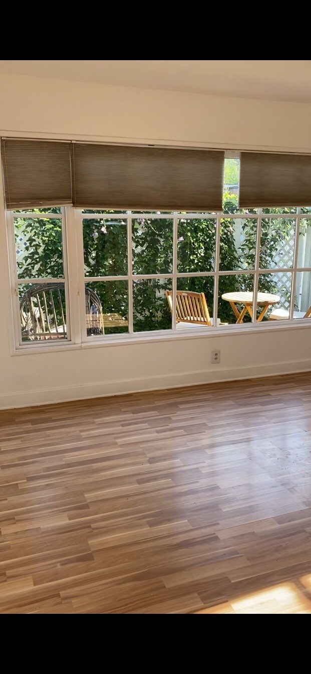 Photo - 214 W 8th St