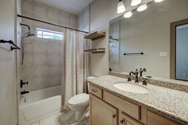 Photo - 953 Patterson St