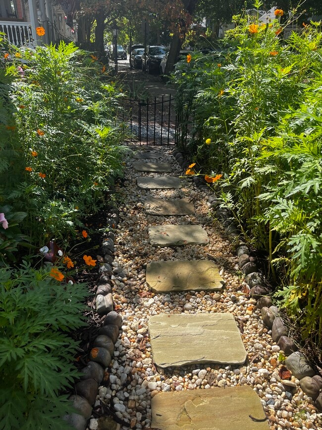 Front Walkway - 52 Madison Pl