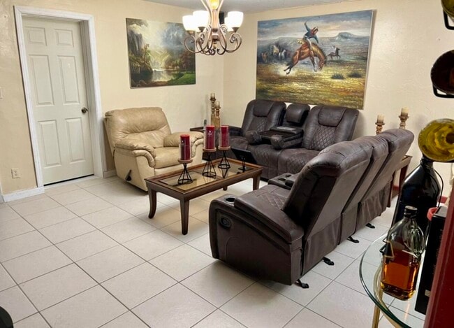 Photo - 4727 Myrtle Ln