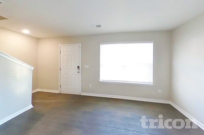 Photo - 283 Millen Dr