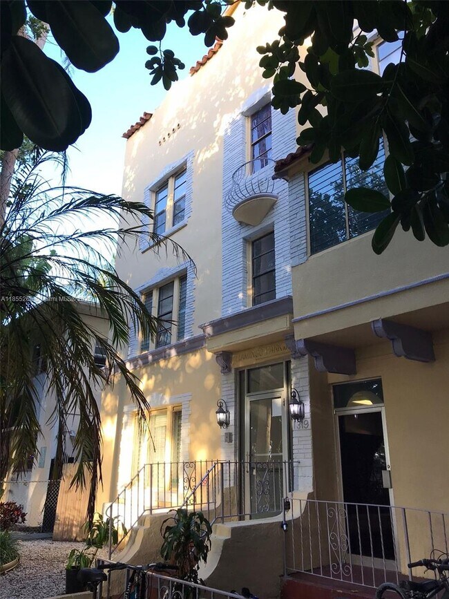 Building Photo - 1319 Meridian Ave Unit 104 Rental