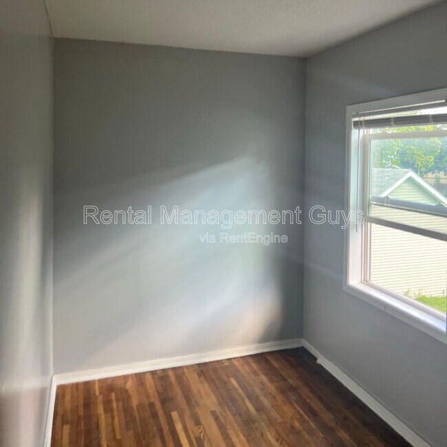 Photo - 2110 Fremont Ave N