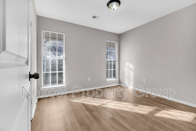 Photo - 10212 Oak Leaf Dr