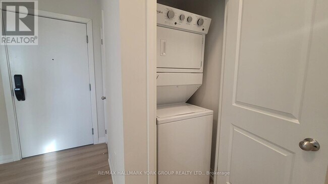 Photo - 13042 Yonge St