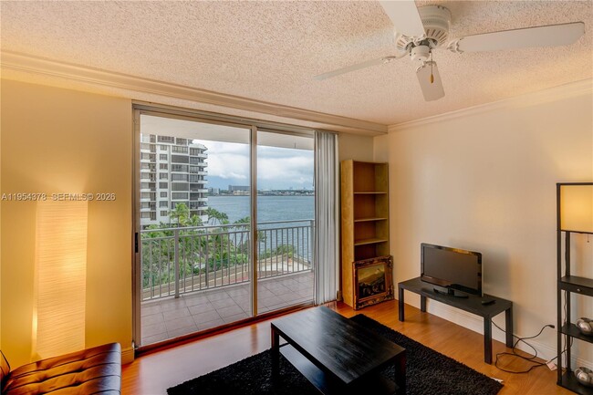 Photo - 770 Claughton Island Dr Unit 811
