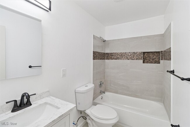 Building Photo - 443 Fairway Blvd Rental