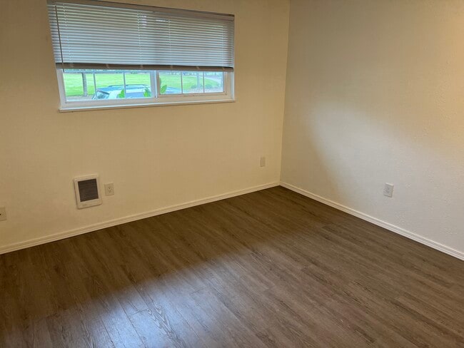 Photo - 2660 NE Parkwood St Unit C