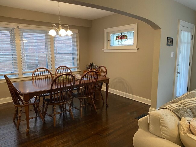 Photo - Large Spacious Home with 2 Car Garage in South Hampton