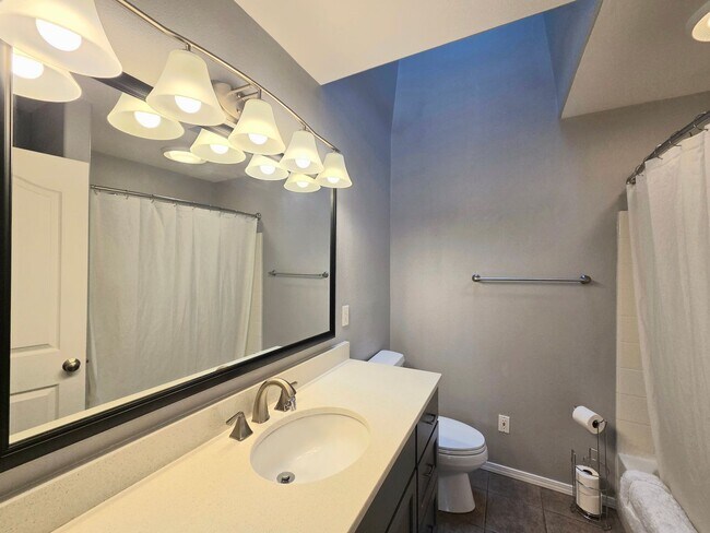 Photo - Grandiose Home on 1 Acre -- in East Wenatchee for Rent!!