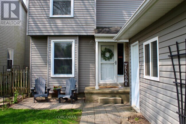 Photo - 26 Winding Woods Crescent