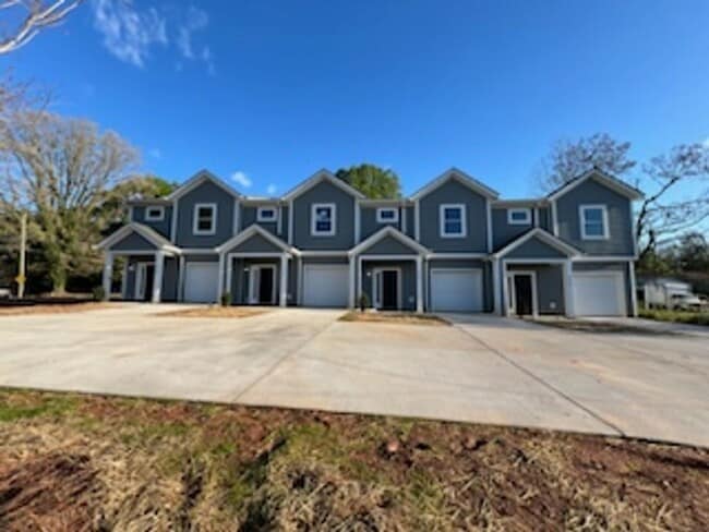 Lillie B Townhomes - Lillie B Townhomes