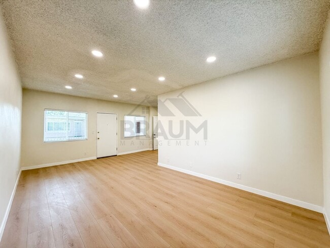 Photo - 13115 Oxnard St Unidad 18