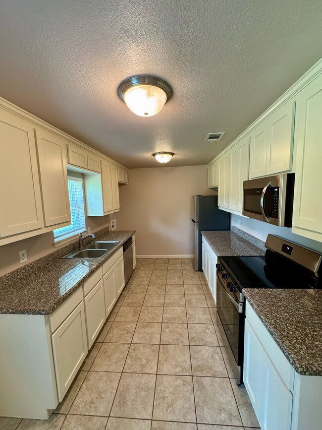 Photo - 2801 W Springdale Cir