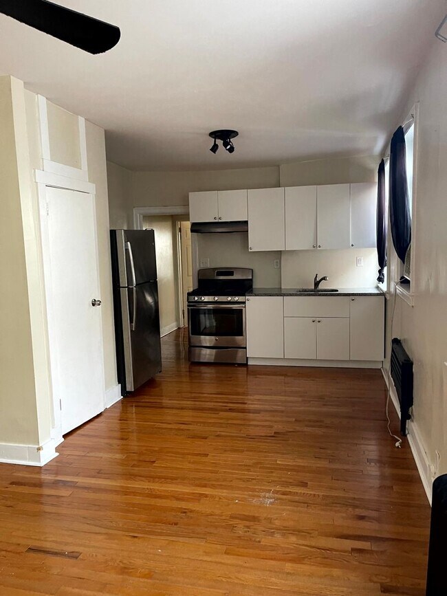 Building Photo - Walnut_5236 Unit 2R