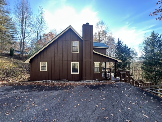 Photo - 155 April Ln