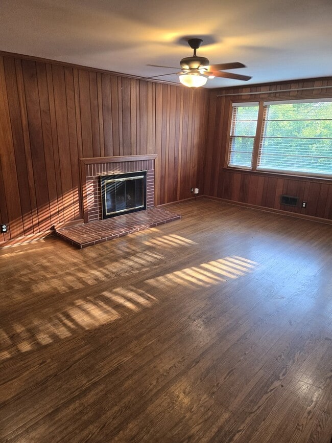 Photo - One-level living!
