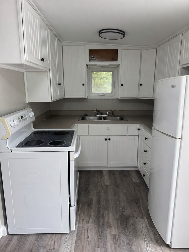 Photo - Nice 2 bedroom ranch with lake access