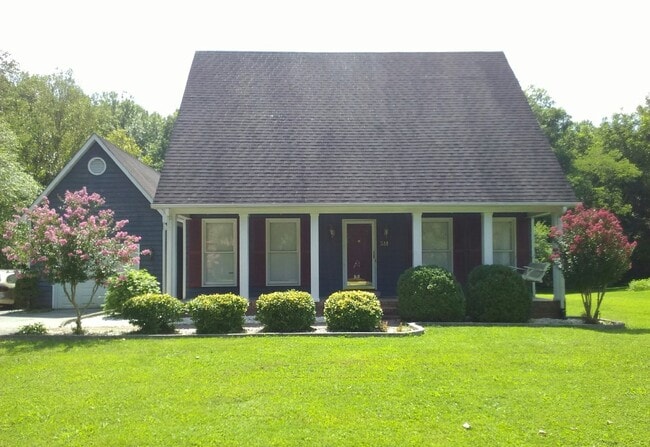 Photo - Beautiful 3BD 2BA Home with detached garage and fenced in backyard For Rent in Cookeville!