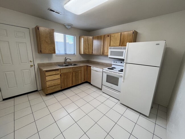 Building Photo - 1013 N 235 W Unit 1013
