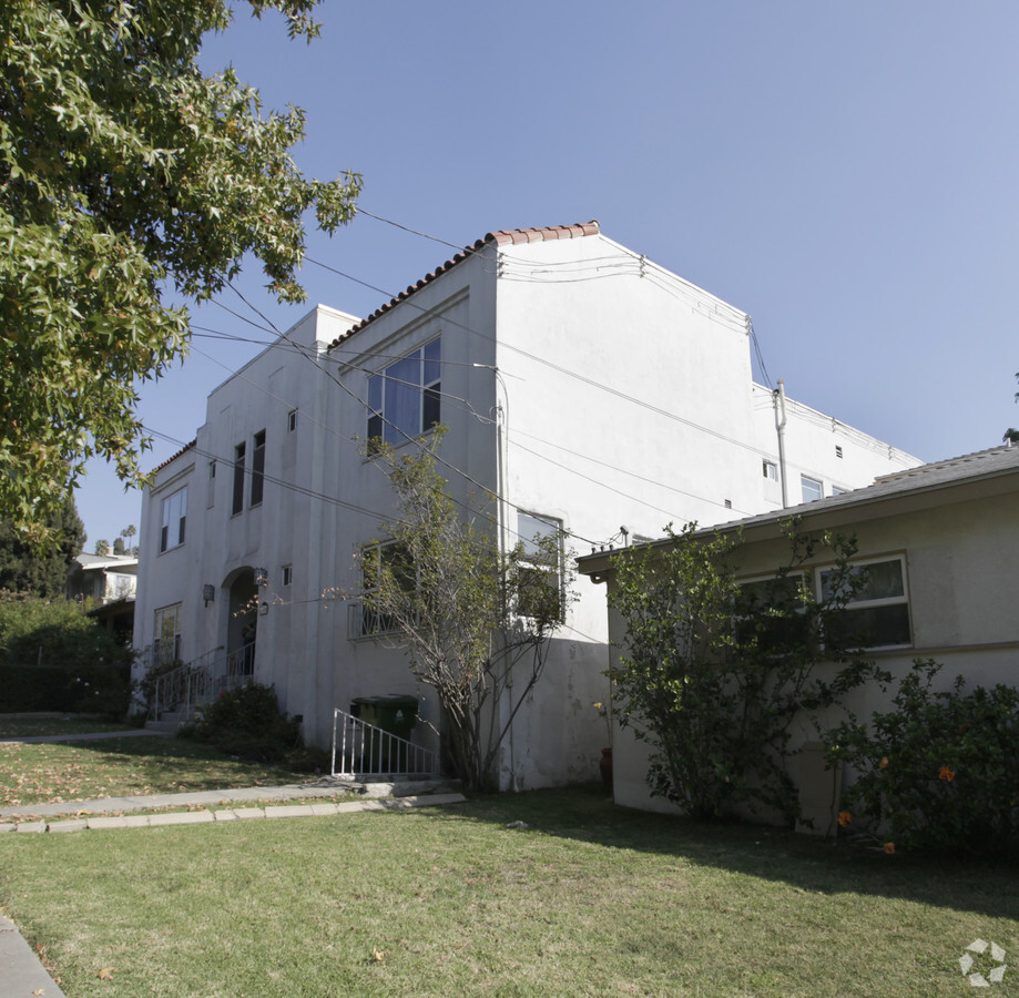 Golden Gate Apartments - Golden Gate Apartments