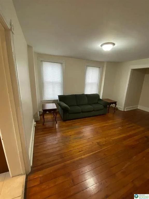 Photo - 528 Selfridge St