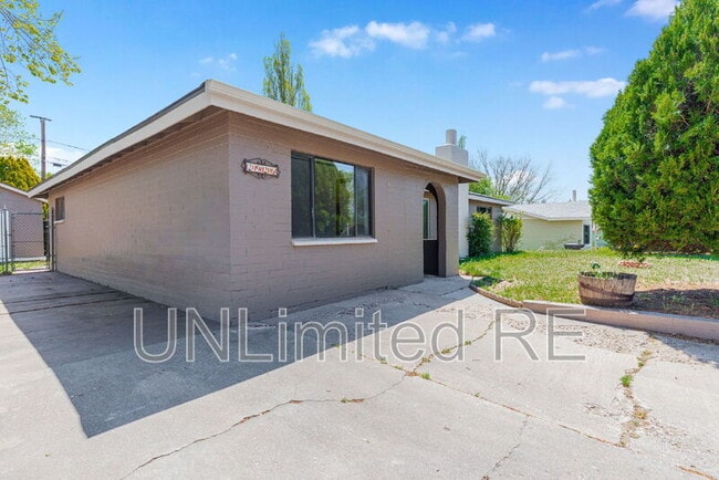 Photo - 2926 N Steves Blvd