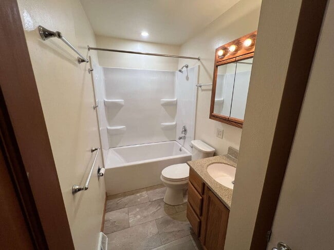 Photo - 1/2 Off First Month's Rent! - Newly remode... Apartamento