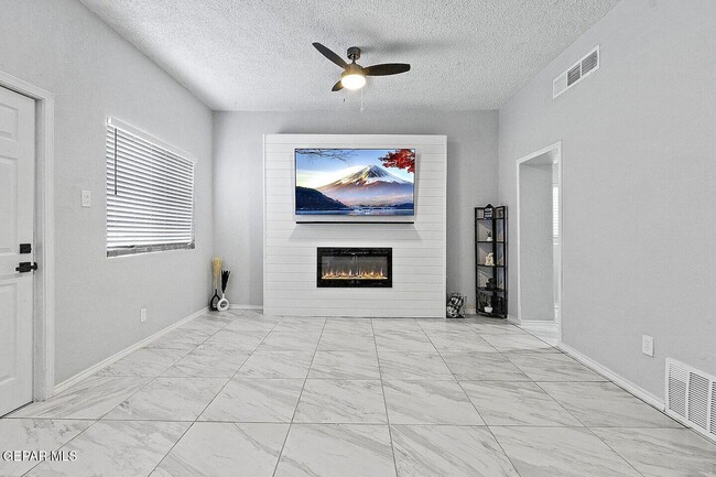 Photo - 4012 Tularosa Ave