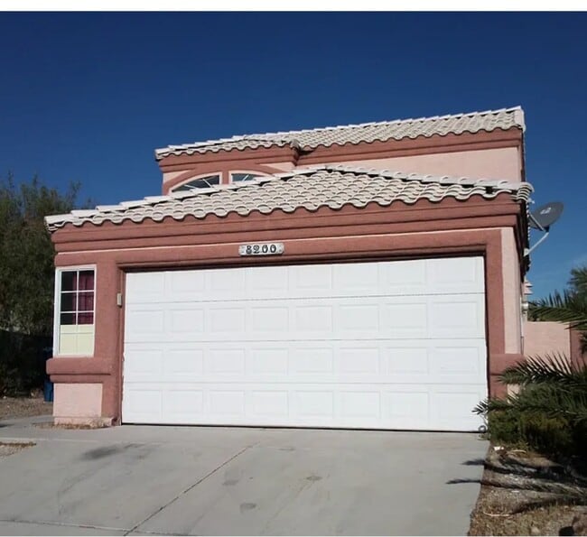 Building Photo - 8200 Hydra Ln
