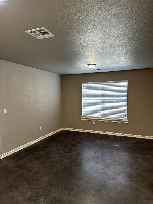 Photo - 4104 Maple Dr